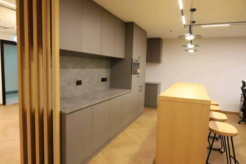 JLT CO Working Office - The Zoom Interior-3