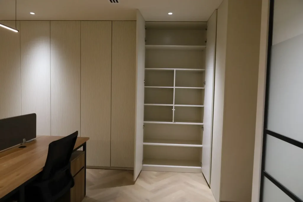 JLT Executive Office - The Zoom Interior-14